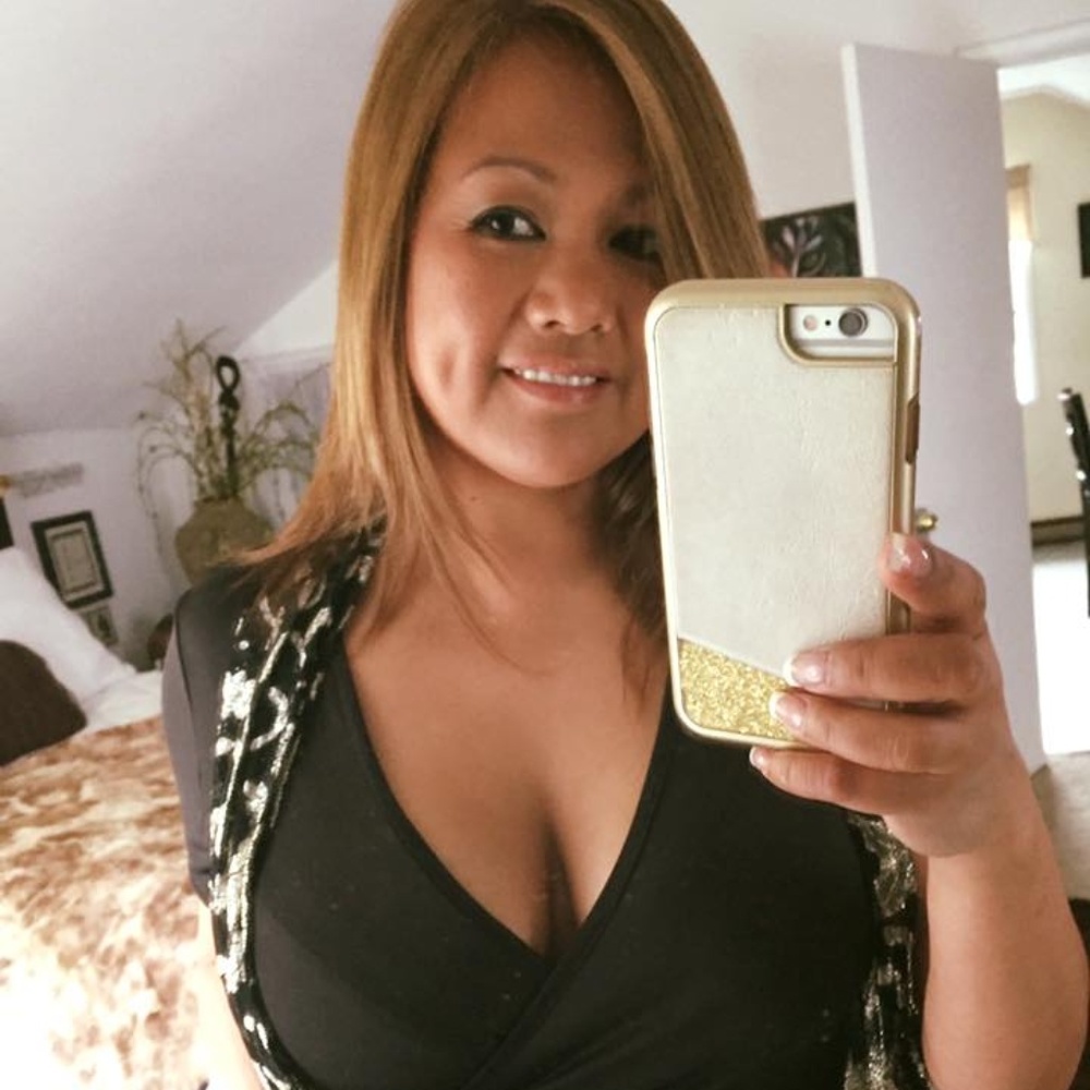 😘 Meet your Posher, Leslie